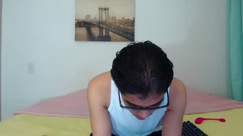 Snapshot of cristian_suarezz chatting on December 3, 2024, 1:08 am online show from December 3, 2024, 1:08 am