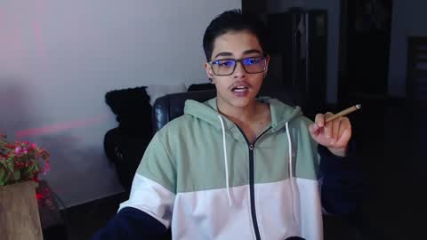 Snapshot of cristian_suarezz chatting on January 3, 2025, 12:22 am online show from January 3, 2025, 12:22 am