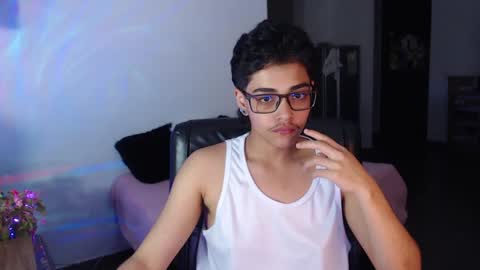 Snapshot of cristian_suarezz chatting on January 5, 2025, 3:11 am online show from January 5, 2025, 3:11 am