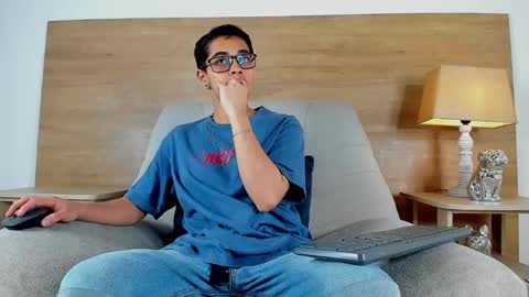 Snapshot of cristian_suarezz_ chatting on October 12, 2025, 8:30 pm cristian_suarezz_ online show from October 12, 2025, 8:30 pm