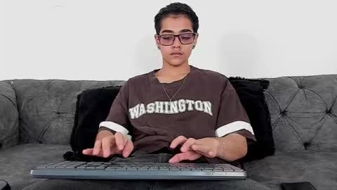 Snapshot of cristian_suarezz_ chatting on October 16, 2025, 9:27 pm cristian_suarezz_ online show from October 16, 2025, 9:27 pm