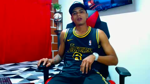 Snapshot of cristiantayron chatting on July 5, 2026, 4:19 am cristian online show from July 5, 2026, 4:19 am