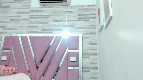 cristin  online show from October 29, 2025, 12:07 pm