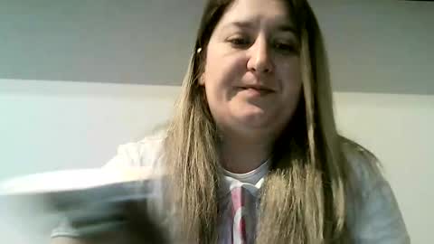 cristina20021991 online show from October 24, 2025, 2:35 pm