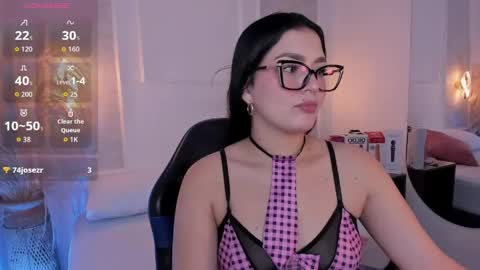 Snapshot of cristina_gallardo chatting on May 1, 2026, 2:27 am C R I S T I N A online show from May 1, 2026, 2:27 am