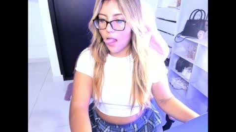 cristinasweet7 online show from June 9, 2026, 4:13 am