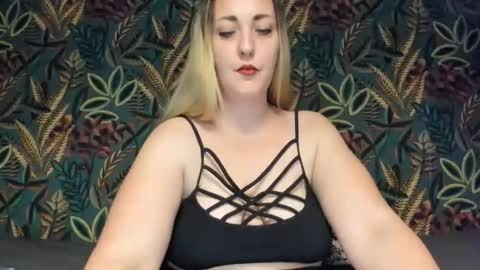 Snapshot of cristinnna chatting on January 14, 2026, 4:34 pm Cristina online show from January 14, 2026, 4:34 pm