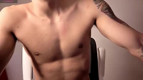 cristopher23  online show from October 27, 2025, 11:47 am