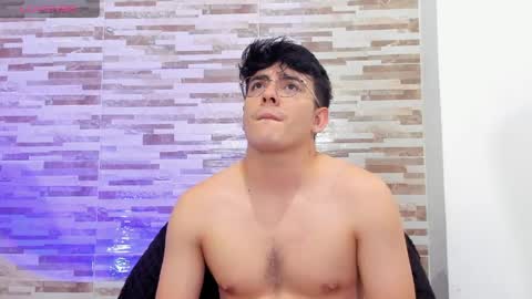 Snapshot of cristopher_russo chatting on May 16, 2026, 12:07 am CRISTOPHER online show from May 16, 2026, 12:07 am