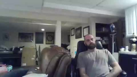 Snapshot of crm400 chatting on February 4, 2026, 2:28 am billybasement online show from February 4, 2026, 2:28 am