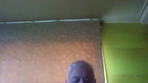 crmperez online show from December 4, 2024, 8:51 pm