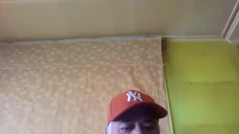 crmperez online show from December 25, 2024, 8:28 pm