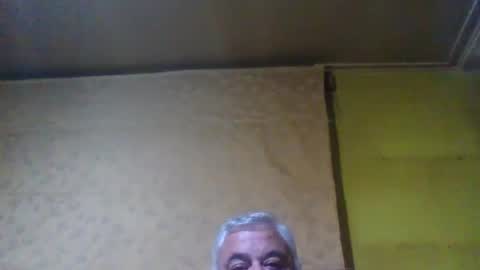 crmperez online show from January 31, 2025, 1:43 am