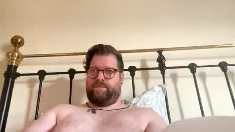 crouchendtiger online show from November 29, 2025, 11:57 am