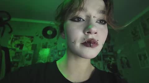 cruella_mira online show from November 10, 2025, 5:34 pm