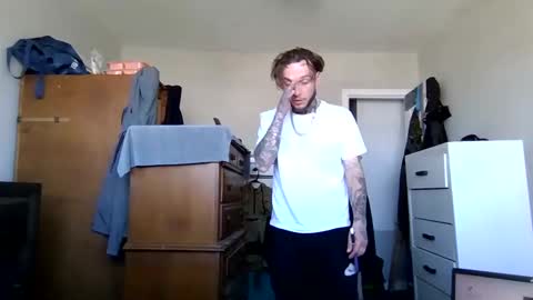 cruz815 online show from April 7, 2026, 7:03 pm