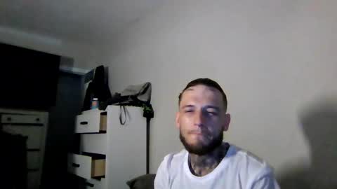 cruz815 online show from April 19, 2026, 5:18 am