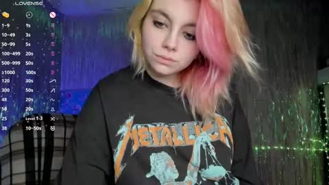 Snapshot of cryptobjgirlv2 chatting on March 4, 2025, 5:24 pm Lilith online show from March 4, 2025, 5:24 pm