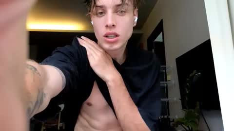 Snapshot of cryptongood chatting on November 22, 2025, 4:55 am Lin inst lingoodyy online show from November 22, 2025, 4:55 am