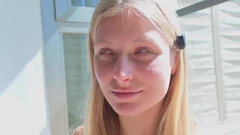 Crystal online show from April 18, 2026, 3:05 pm