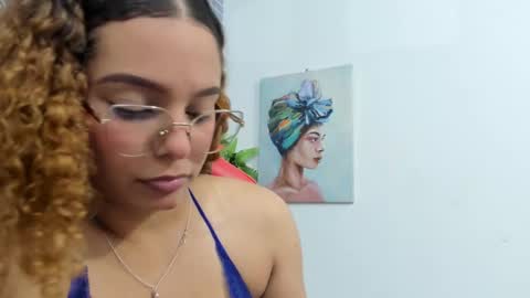 Snapshot of crystal_bunn chatting on December 1, 2025, 6:24 pm Crystal online show from December 1, 2025, 6:24 pm