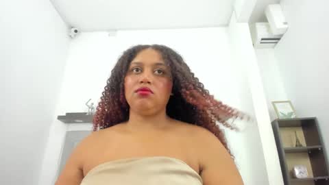 crystal_butterfly1 online show from January 10, 2025, 5:34 pm