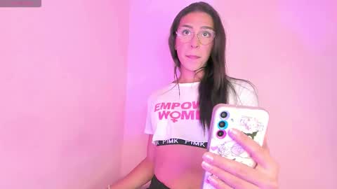 CRYSTAL online show from October 10, 2025, 11:37 pm