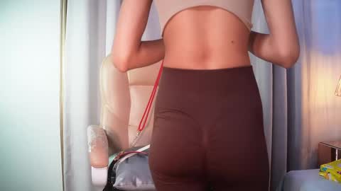 Snapshot of crystal_gilton chatting on May 15, 2026, 7:10 pm crystal_gilton online show from May 15, 2026, 7:10 pm