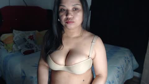 Snapshot of crystal_milkmature chatting on June 12, 2026, 10:19 pm Crystal Milf online show from June 12, 2026, 10:19 pm