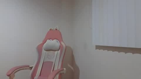 Crystal Blaze online show from December 18, 2025, 9:48 am