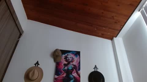 Crystal Blaze online show from February 9, 2026, 4:22 pm