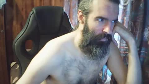 Snapshot of crystal_vibe chatting on July 31, 2026, 8:36 am Crystallax online show from July 31, 2026, 8:36 am
