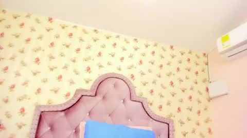Snapshot of crystal_watson0 chatting on August 5, 2026, 3:15 pm Milf Latina online show from August 5, 2026, 3:15 pm