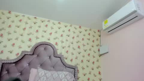 Snapshot of crystal_watson0 chatting on August 7, 2026, 2:41 pm Milf Latina online show from August 7, 2026, 2:41 pm