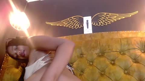 Crystal online show from March 8, 2025, 11:49 pm