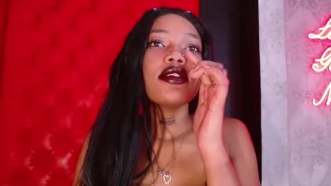 Crystal online show from November 11, 2025, 9:48 pm