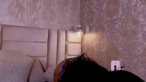 Crystal online show from March 18, 2026, 9:51 pm