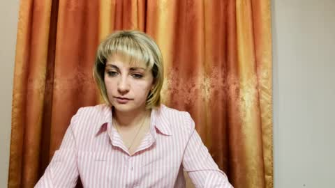 Snapshot of crystalfever_ chatting on May 10, 2026, 7:08 pm Mary online show from May 10, 2026, 7:08 pm