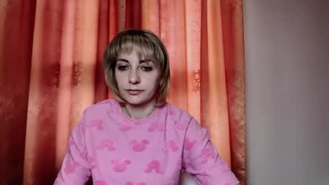 Snapshot of crystalfever_ chatting on May 20, 2026, 8:53 am Mary online show from May 20, 2026, 8:53 am