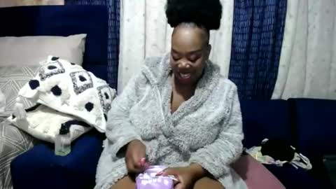 crystaljes online show from January 9, 2025, 10:52 pm