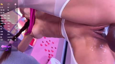 Lana online show from October 21, 2025, 1:23 pm