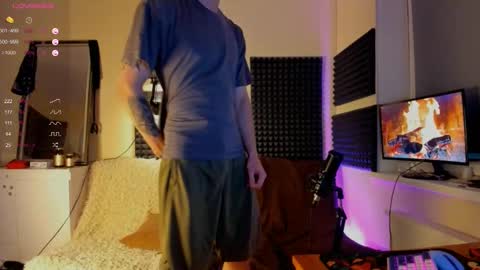 Crys online show from December 6, 2024, 6:17 pm