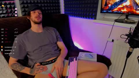 Crys online show from December 7, 2024, 9:33 pm