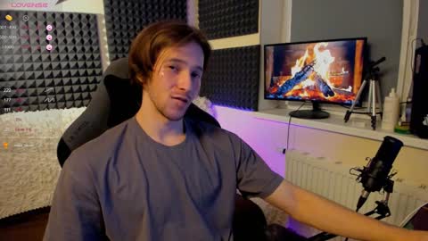 Crys online show from December 16, 2024, 9:41 pm