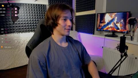 Crys online show from December 18, 2024, 7:52 pm