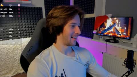 Crys online show from December 25, 2024, 11:31 pm