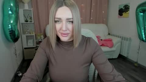 Snapshot of crystalpatton chatting on December 7, 2024, 6:43 am CrystalPatton online show from December 7, 2024, 6:43 am