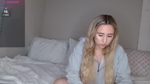 Nikki online show from October 21, 2025, 12:44 am