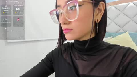 Snapshot of crystalstonee1 chatting on April 28, 2026, 10:37 pm Crystal online show from April 28, 2026, 10:37 pm