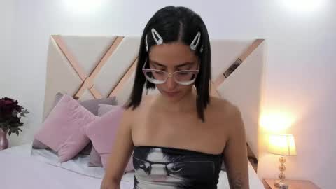 Snapshot of crystalstonee1 chatting on May 25, 2026, 7:20 pm Crystal online show from May 25, 2026, 7:20 pm